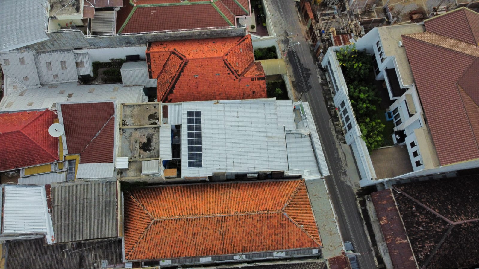 Pemasangan Panel surya di solo