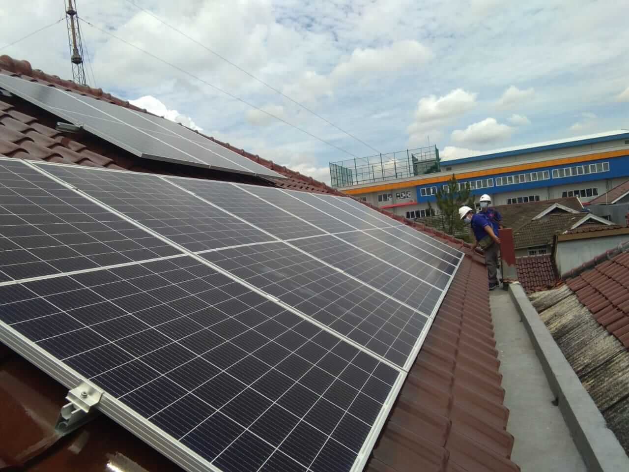 PROYEK PEMASANGAN PANEL SURYA JARWINN