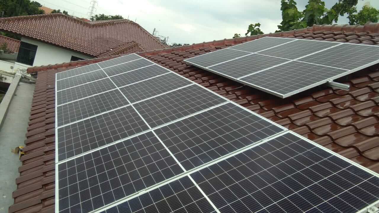 PROYEK PEMASANGAN PANEL SURYA JARWINN