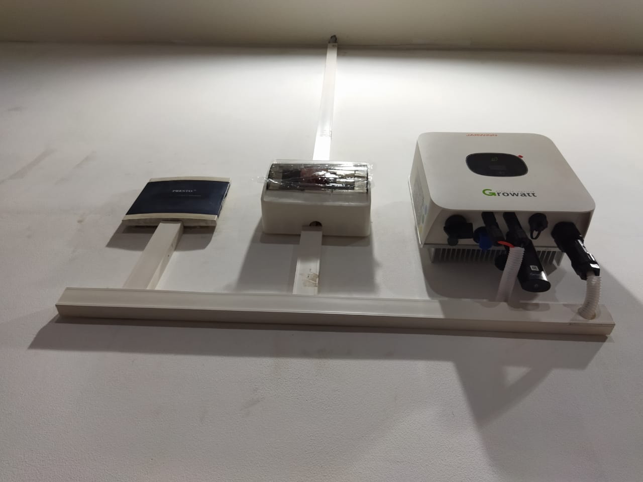 Pemasangan Panel Surya ( solar panel ) di Tuban, Bali