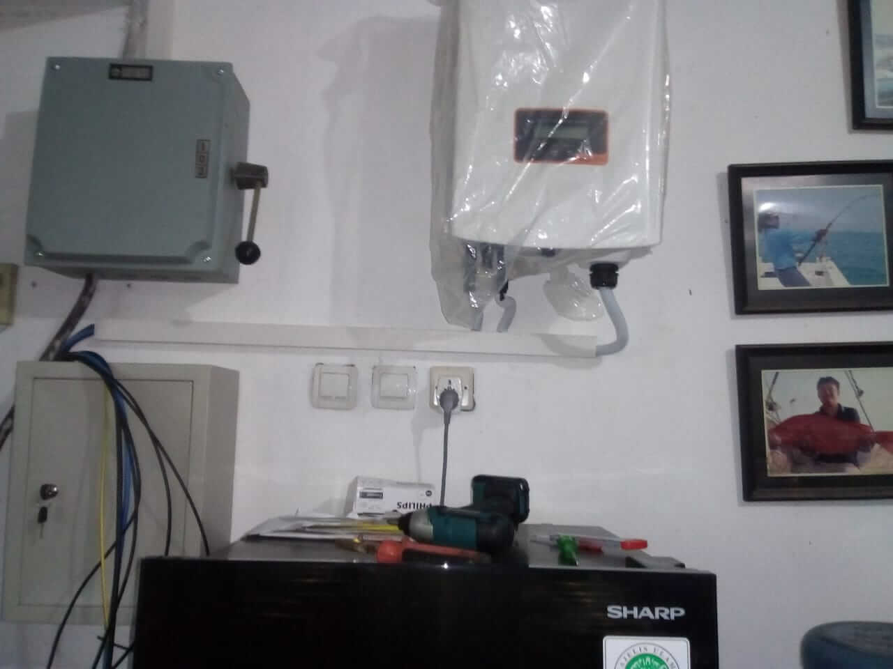 Perangkat inverter untuk sistem PLTS mandiri